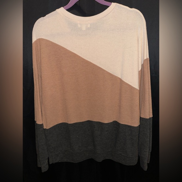 Women’s Socialite Sweater in Size XL - Excellent Used Condition Heavy Duty Top - Picture 3 of 4